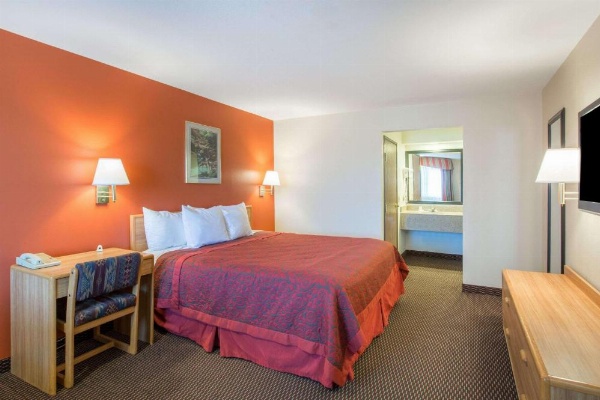 Days Inn by Wyndham Tucson Airport image 11